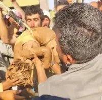 طريقة إنقاذ الأطفال والحيوانات من الآبار 4 اللحظة الأولى لإنقاذ الطفل علي عبدي من بئر في تل أبيض